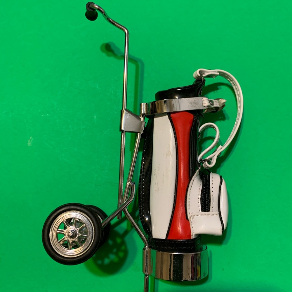 GOLF BAG PEN HOLDER. COLOR-RED,WHITE & BLACK.